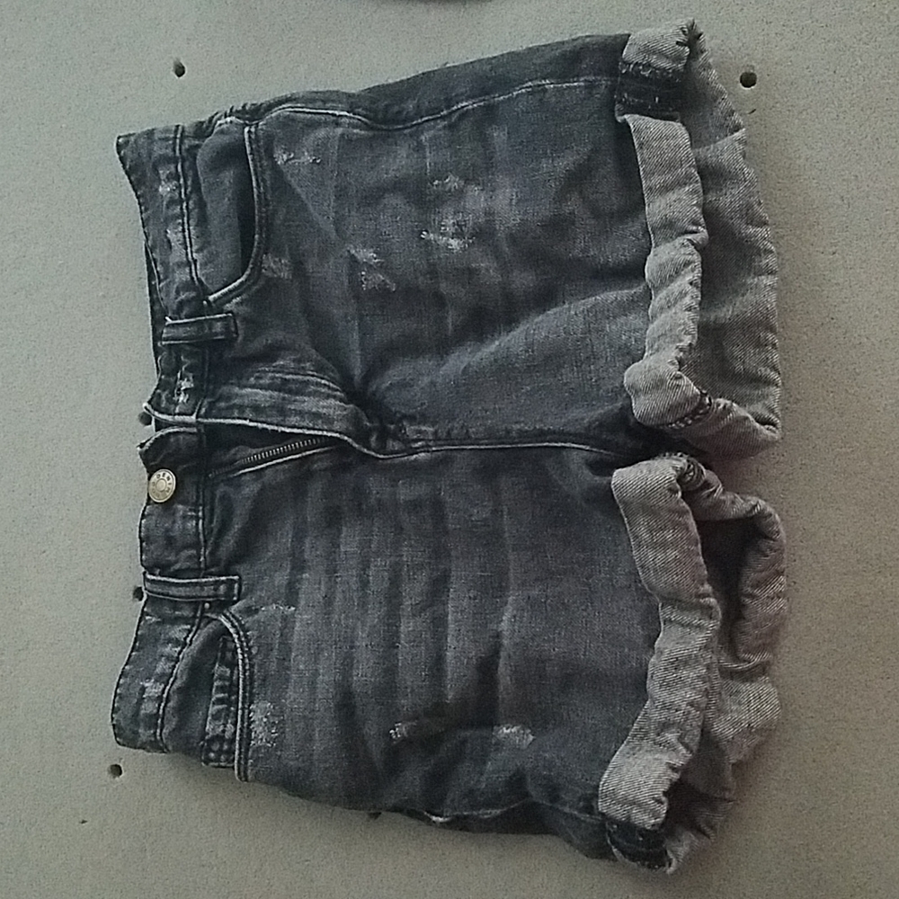 BDG Mom High Rise Shorts